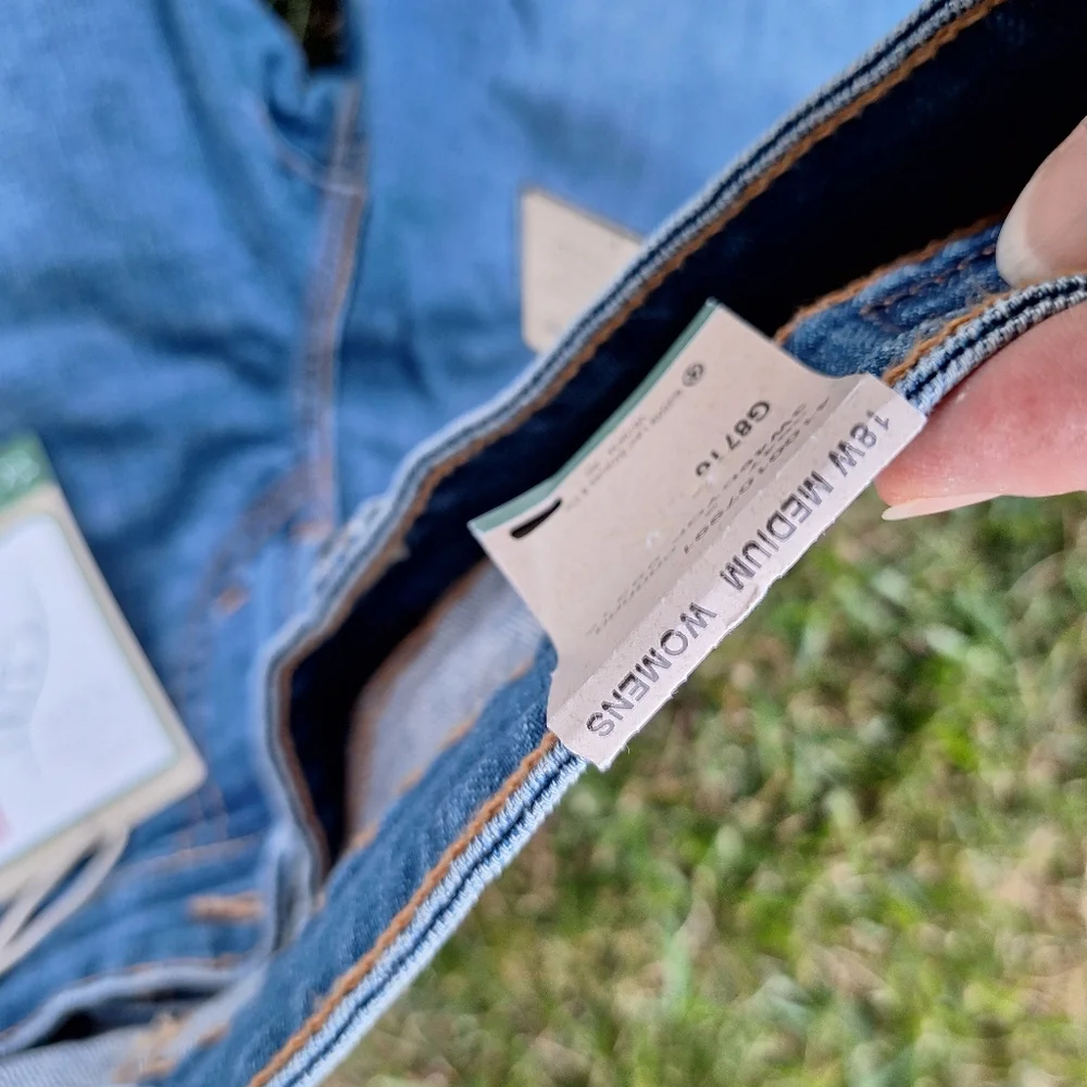 NWT Levi's Bermuda shorts 18W - Picture 6 of 11